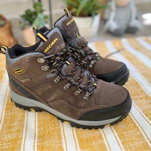 Men’s Skechers hiking boots size 10.5